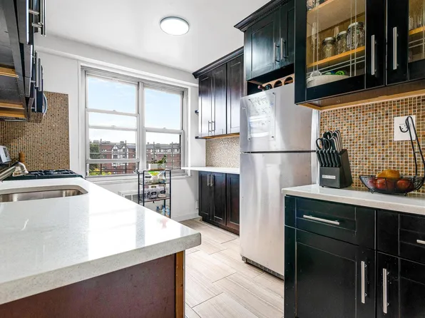 70-25 Yellowstone Boulevard image 16 of 34