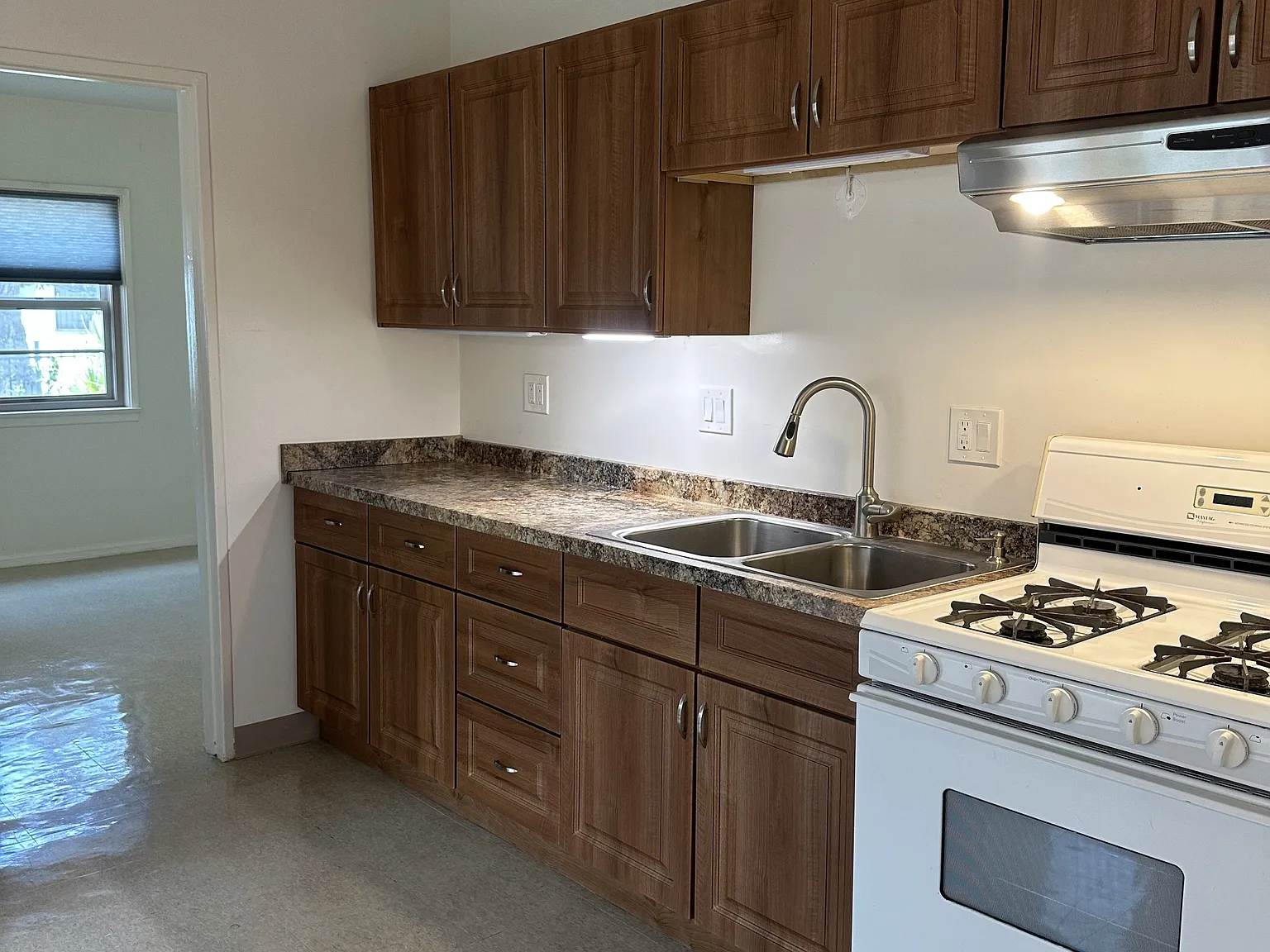 1 bed, 500 sqft, $1,750 — Photo 3