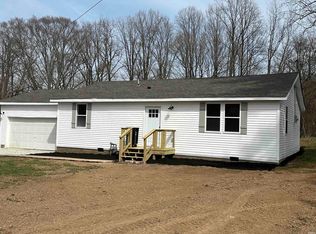 121 12th St, Bloomfield, IN 47424