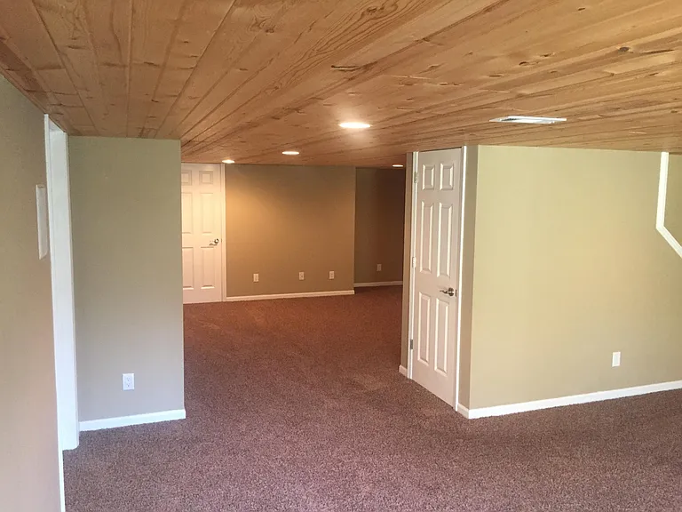 912 Hawthorne Dr — Photo 10