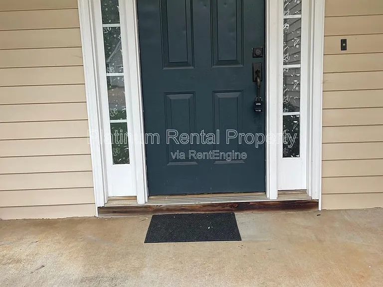475 Ellesmere Way — Photo 43