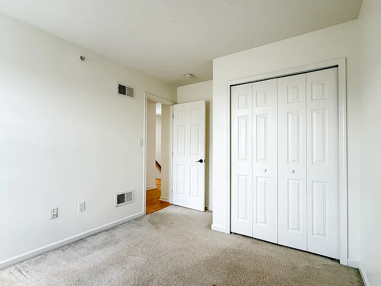 900 Cadwell Ln — Photo 29