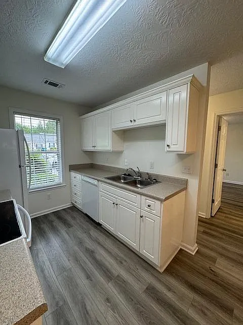 2 bed, 2.0 bath, 1080 sqft, $1,500 — Photo 3
