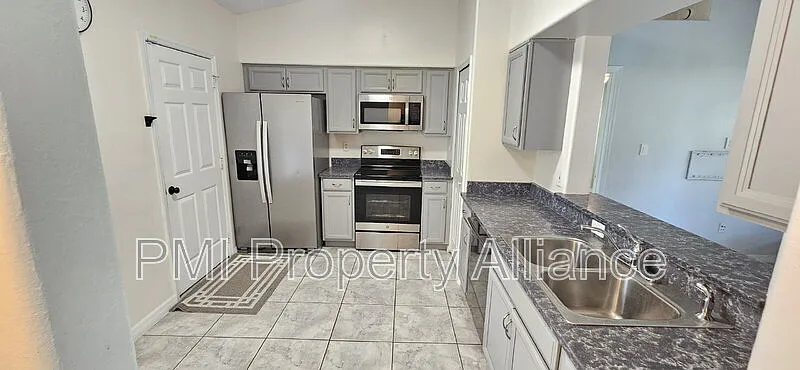 4 bed, 2.0 bath, 1236 sqft, $2,195 — Photo 1