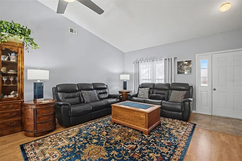 2 bed, 2.0 bath, 1430 sqft, $2,800 — Photo 4