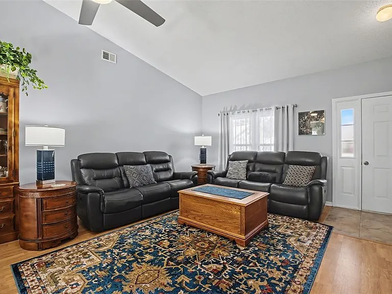 25049 Navel Ave — Photo 4