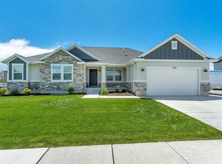 188 E Bruin Dr, Eagle Mountain, UT 84005