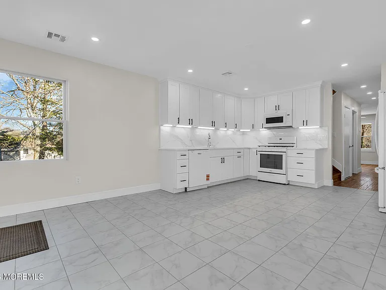 2334 Adams Ave — Photo 8