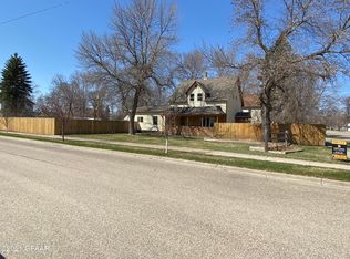 320 4th Ave, Cando, ND 58324