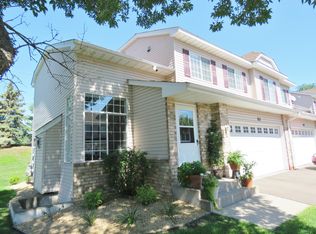 851 Summer Pines Cir, Hudson, WI 54016