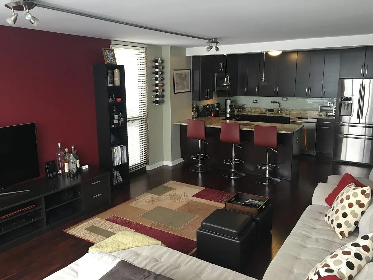 1850 N Clark Street — Photo 4