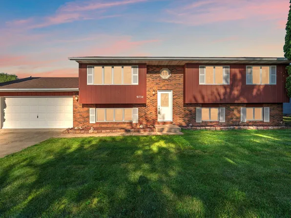 9734 Tyler St, Crown Point, IN 46307