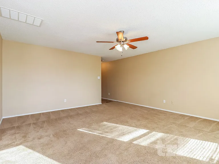 4865 Waterford Dr — Photo 3