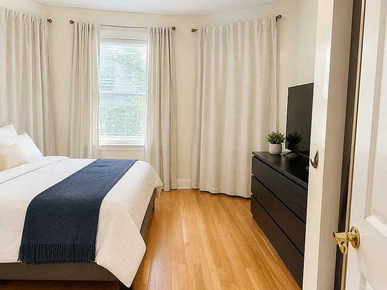 73A Thatcher St #201 — Photo 9