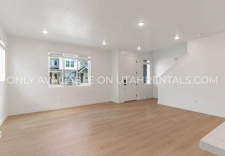 76 S Moonlit Rd — Photo 6