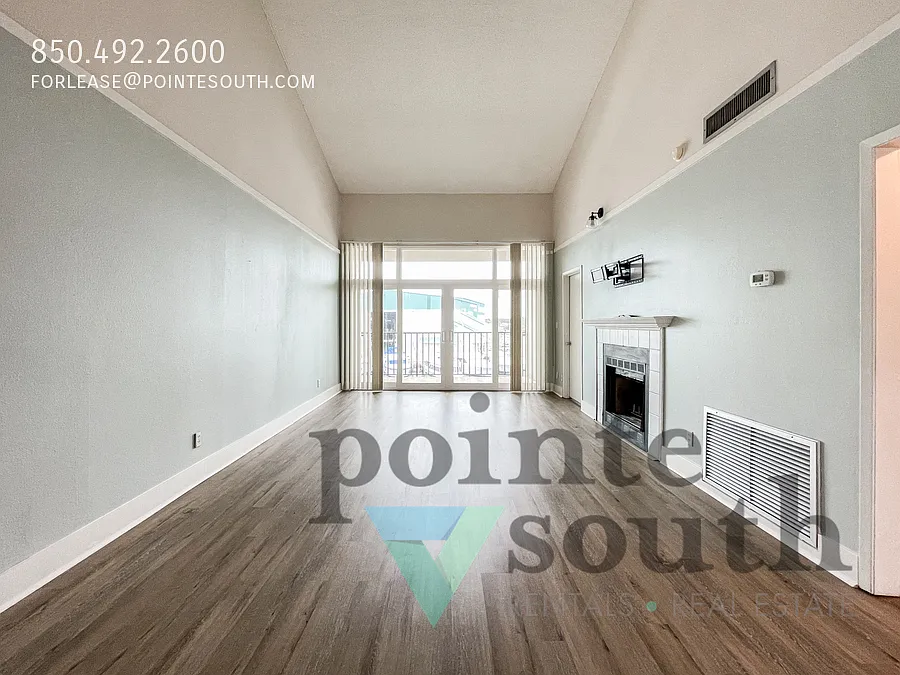 Unfurnished - Waterfront Condo! — Photo 3