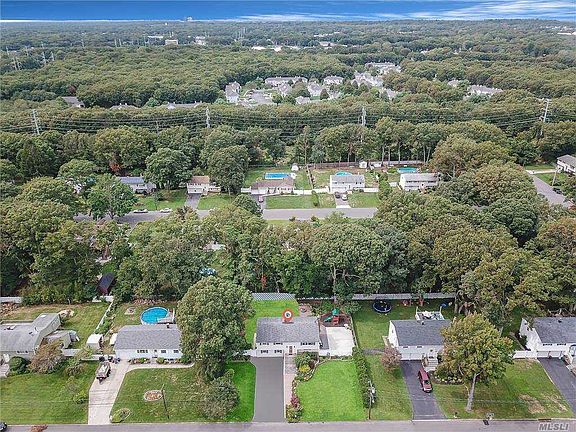 3rd image of 40 Shenandoah Blvd