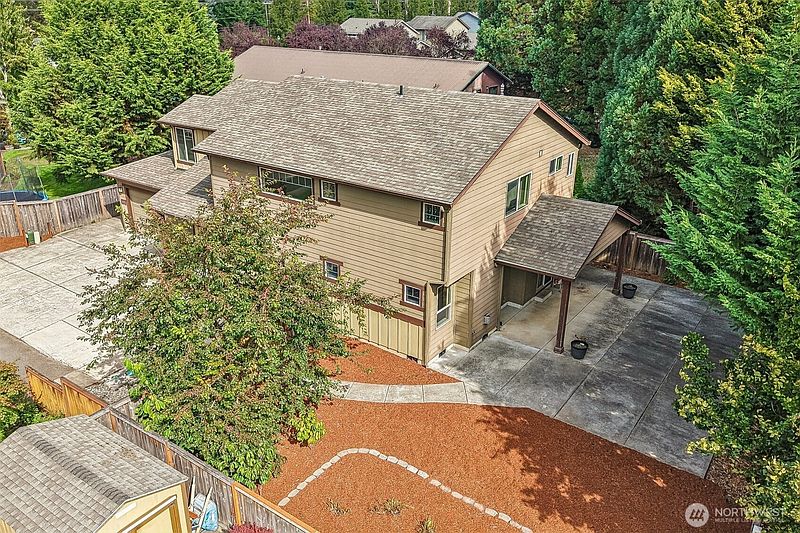 2nd image of 305 NW 24th Way