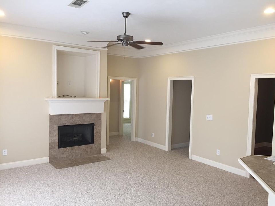 1st image of 105 Eastland Cv