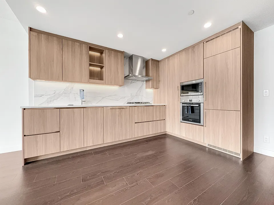 4890 Lougheed Hwy #16XX
