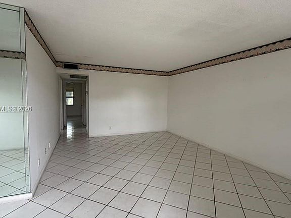 3rd image of 309 Fanshaw Way #309-H
