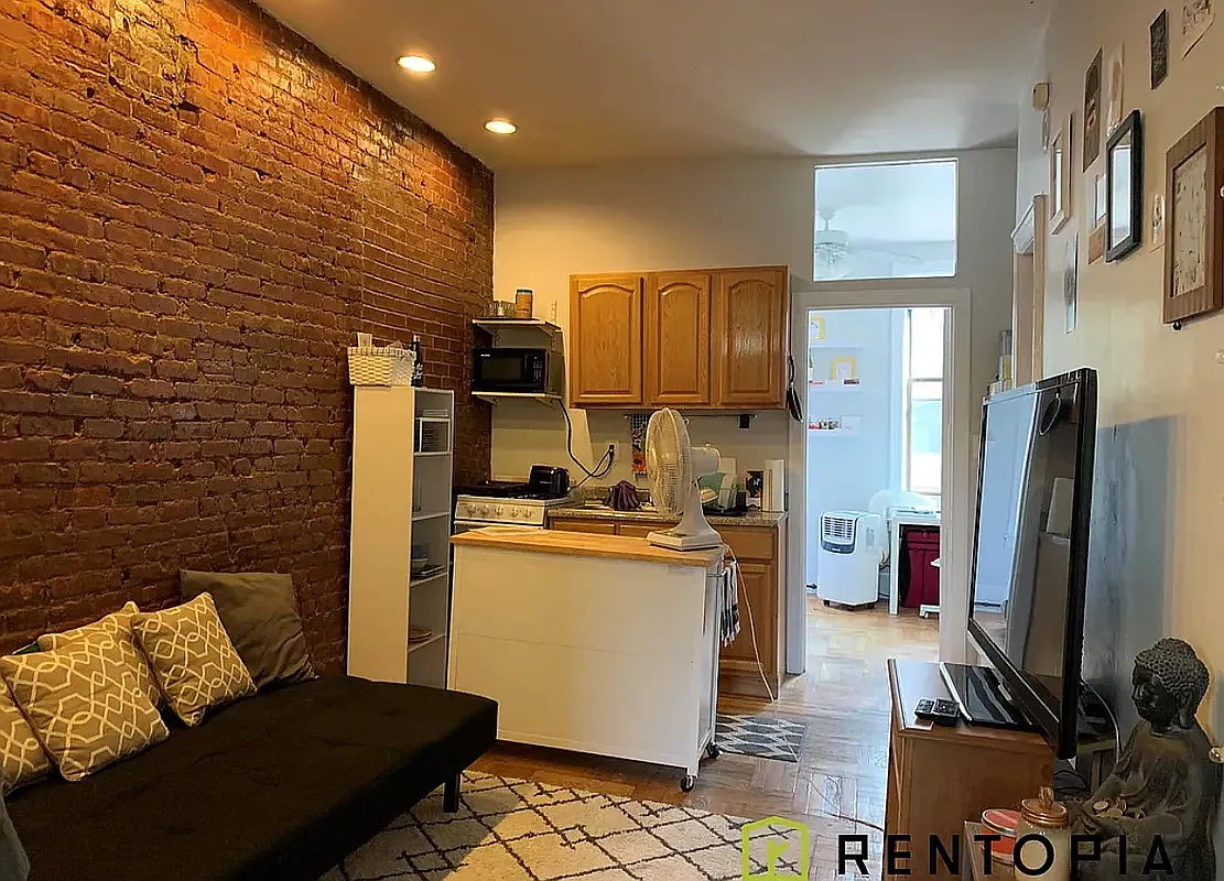 371 South Fourth Street 2M