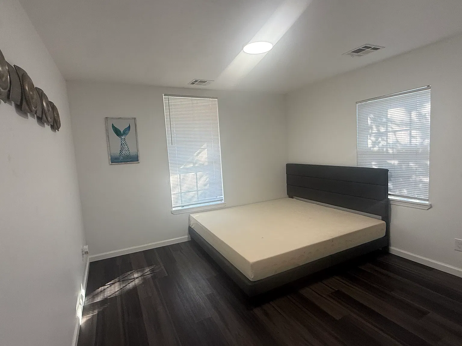 3 bed, 1000 sqft, $1,550 — Photo 4