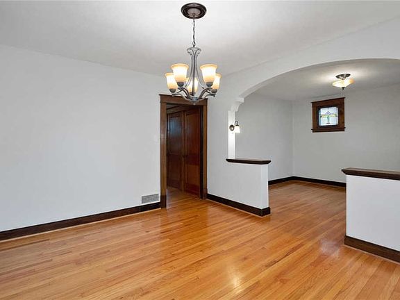 5th image of 4421 Miami St