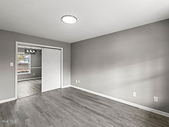 3rd image of 111 Summercreek Drive