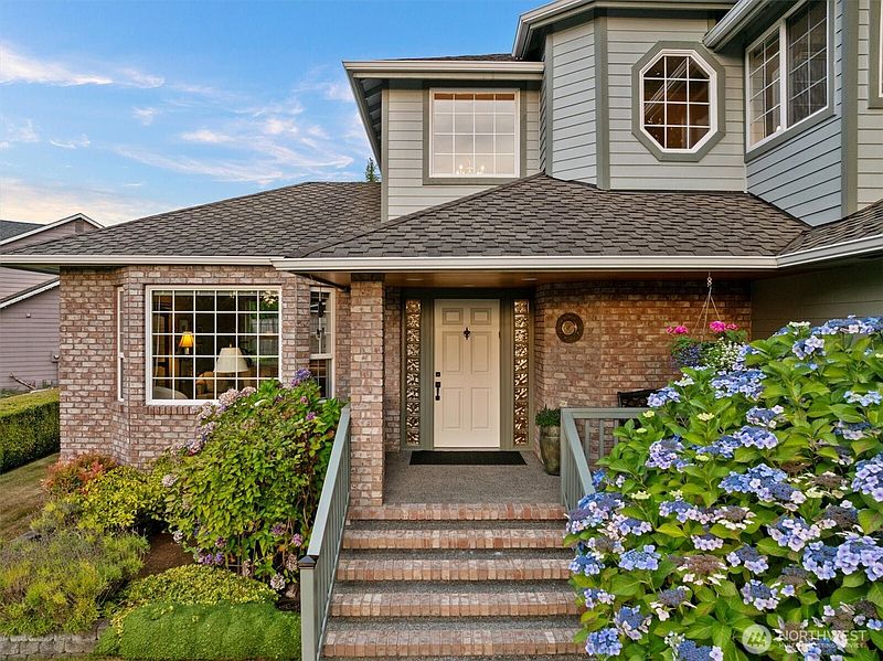 2nd image of 4515 Forest Drive