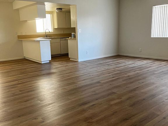4th image of 4311 W Rosecrans Ave #11-D