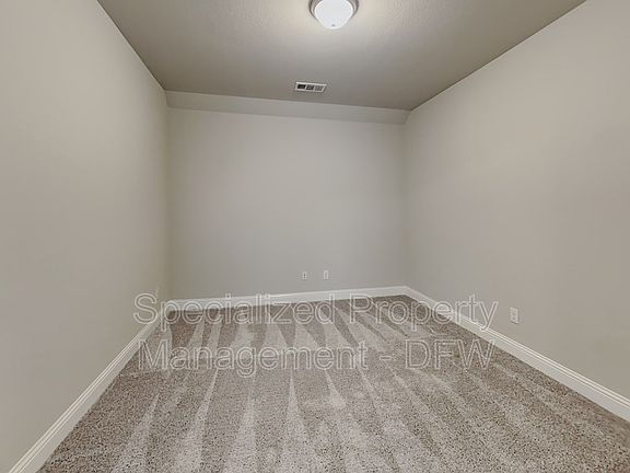 3rd image of 4425 Broadway Ave