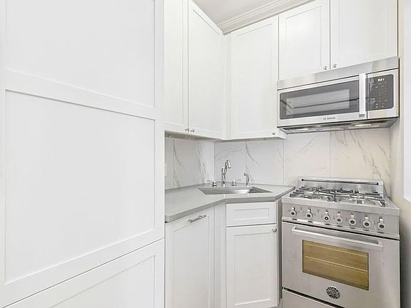 3rd image of 252 W 76th St APT 3C