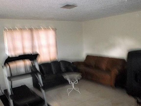 3rd image of 628 S B St APT 1