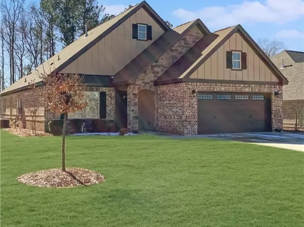 518 High Dr, Opelika, AL 36804