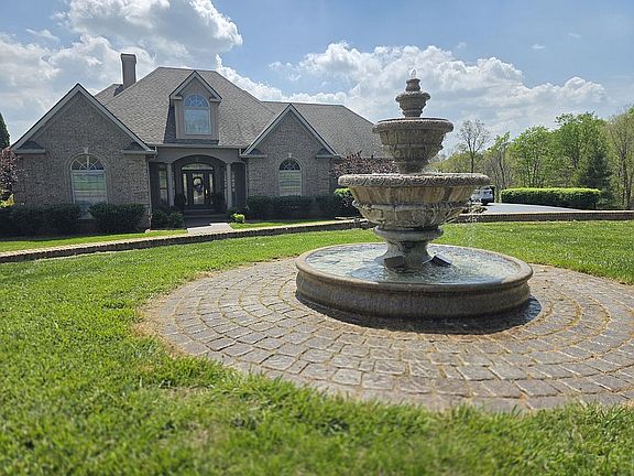 3rd image of 1041 Hidden Valley Dr