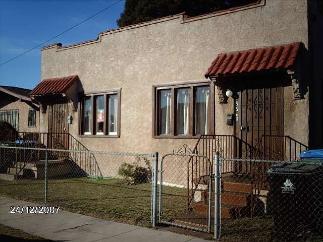 Duplex Corner Lot