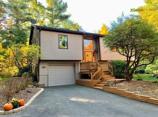 14 Ladyslipper Ln, Shutesbury, MA 01072
