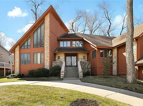 2nd image of 9964 Hemlock Dr