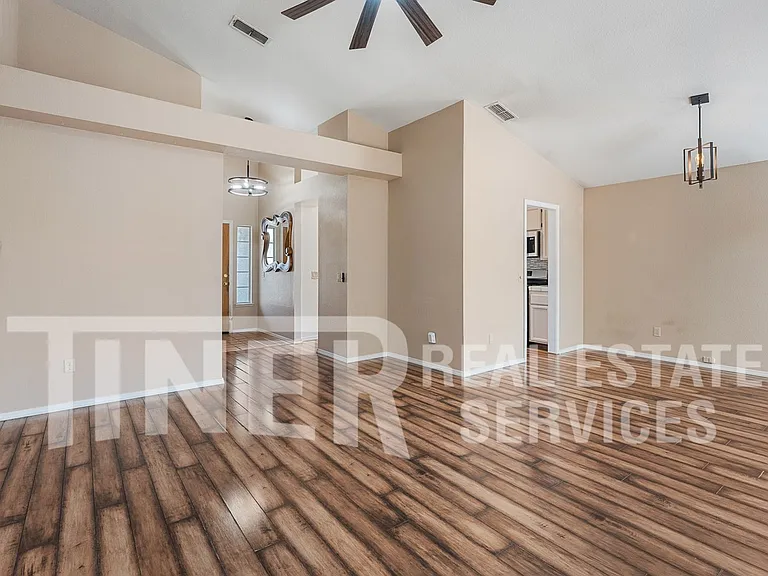 1218 Chablis Cir — Photo 5