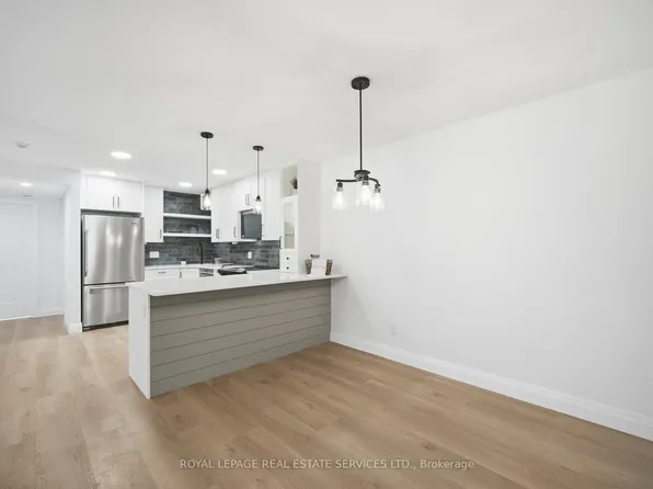 1476 Pilgrims Way #1811, Oakville, ON L6M 3G7