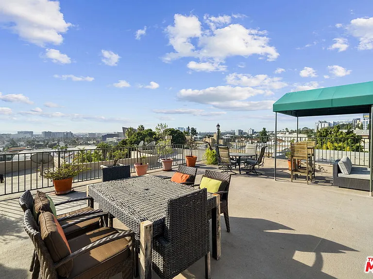 8550 Holloway Dr #405 — Photo 24
