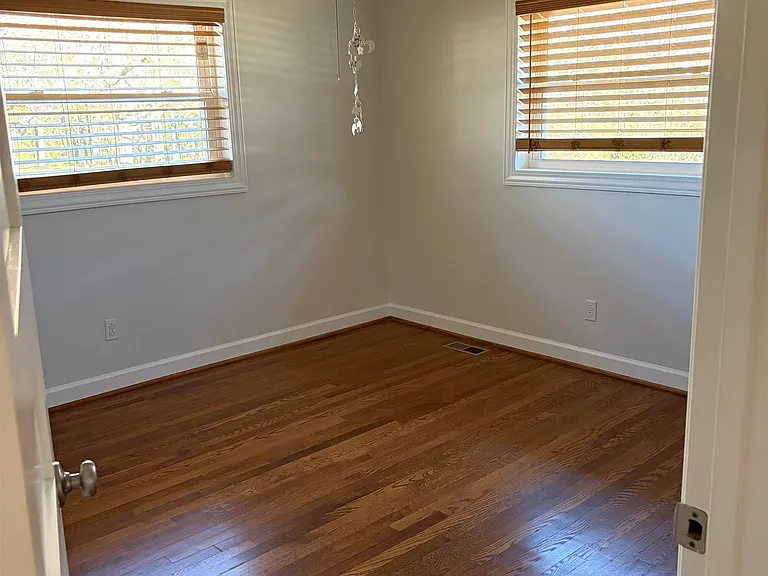 102 Muse Cir — Photo 6