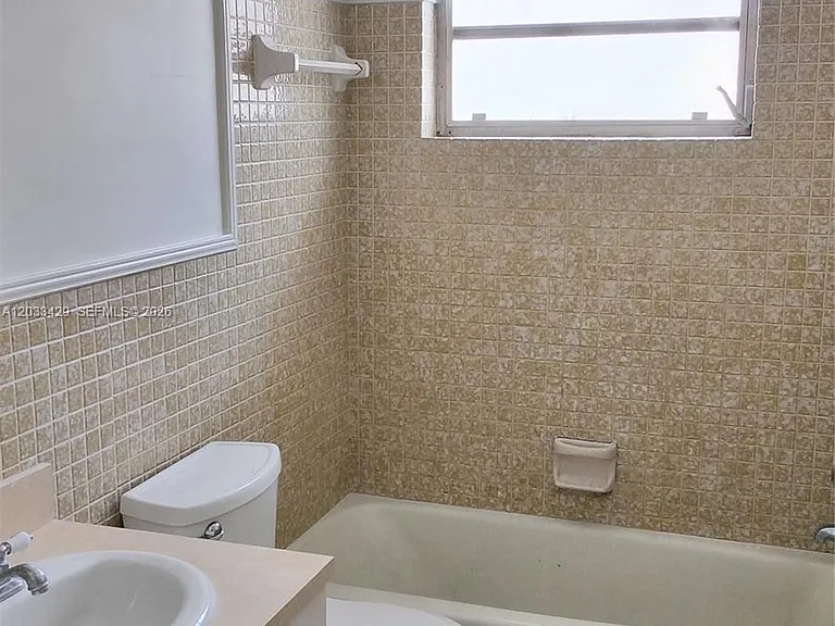 1826 Cleveland St #8 — Photo 6