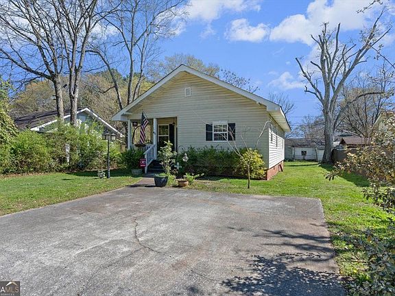 2nd image of 45 Shannon Rd NE