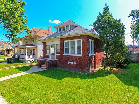 2nd image of 12607 Artesian Ave