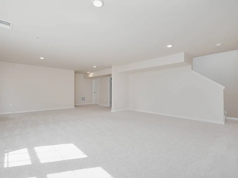 2085 Pomona Way — Photo 8