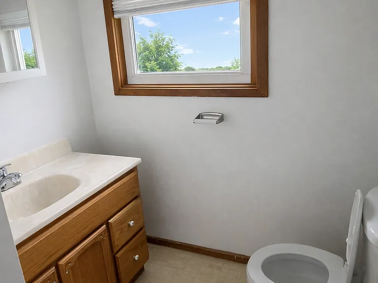 580 W King Rd #1 — Photo 6
