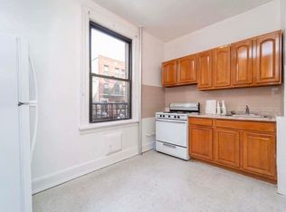 3153 34th St APT 1, Astoria, NY 11106