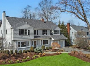 700 Waverly Rd, Ridgewood, NJ 07450